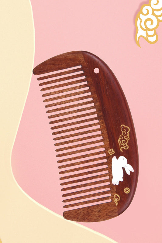 Rabbit wooden comb